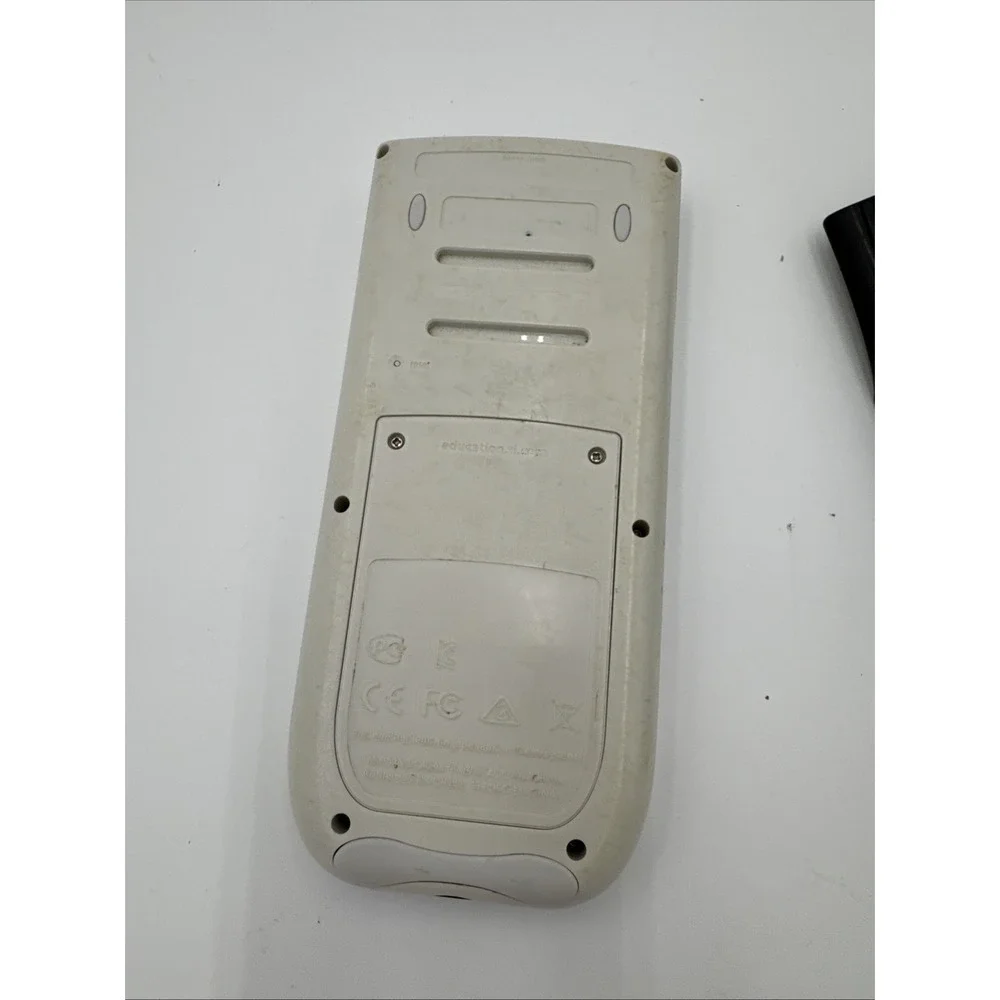 TI-84 Plus C Silver Edition Graphing Calculator‎ new battery, works well